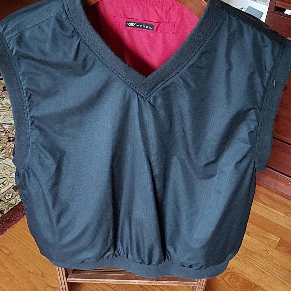 Wedge Large Golf Vest Black Rust Red Reversible